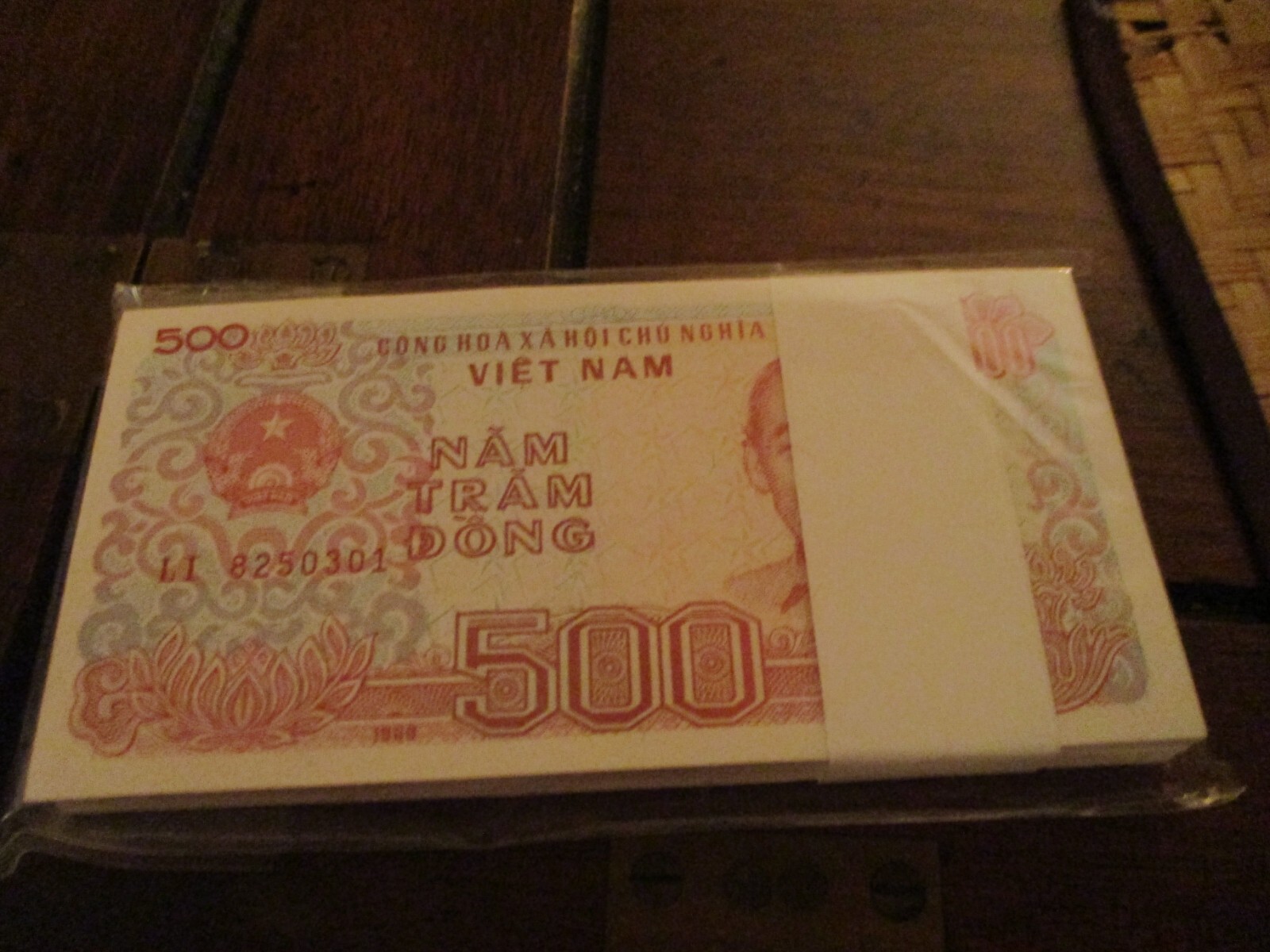 Full Bundle 100 PCS, Vietnam Viet Nam 500 Dong, 1988, P-101, UNC, Lot Pack