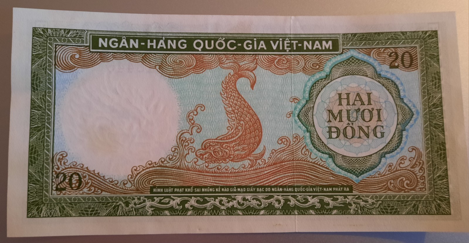 vintage uncirculated Hai Muoi Dong 20 piastres note,Series K2