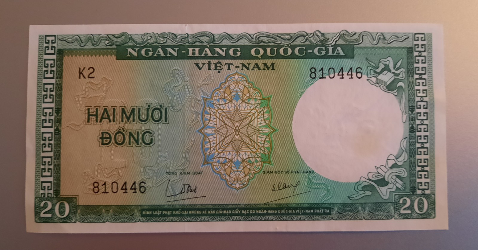 vintage uncirculated Hai Muoi Dong 20 piastres note,Series K2