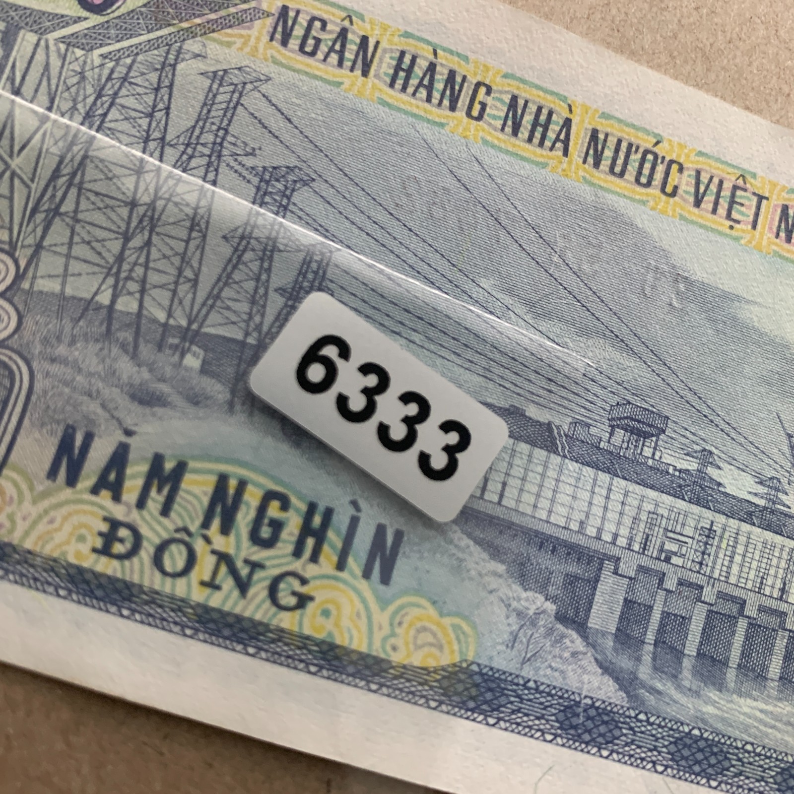 Used Vietnam 5000 Dong Banknote 1991 Ho Chi Minh, Vietnamese Note Under UV Light