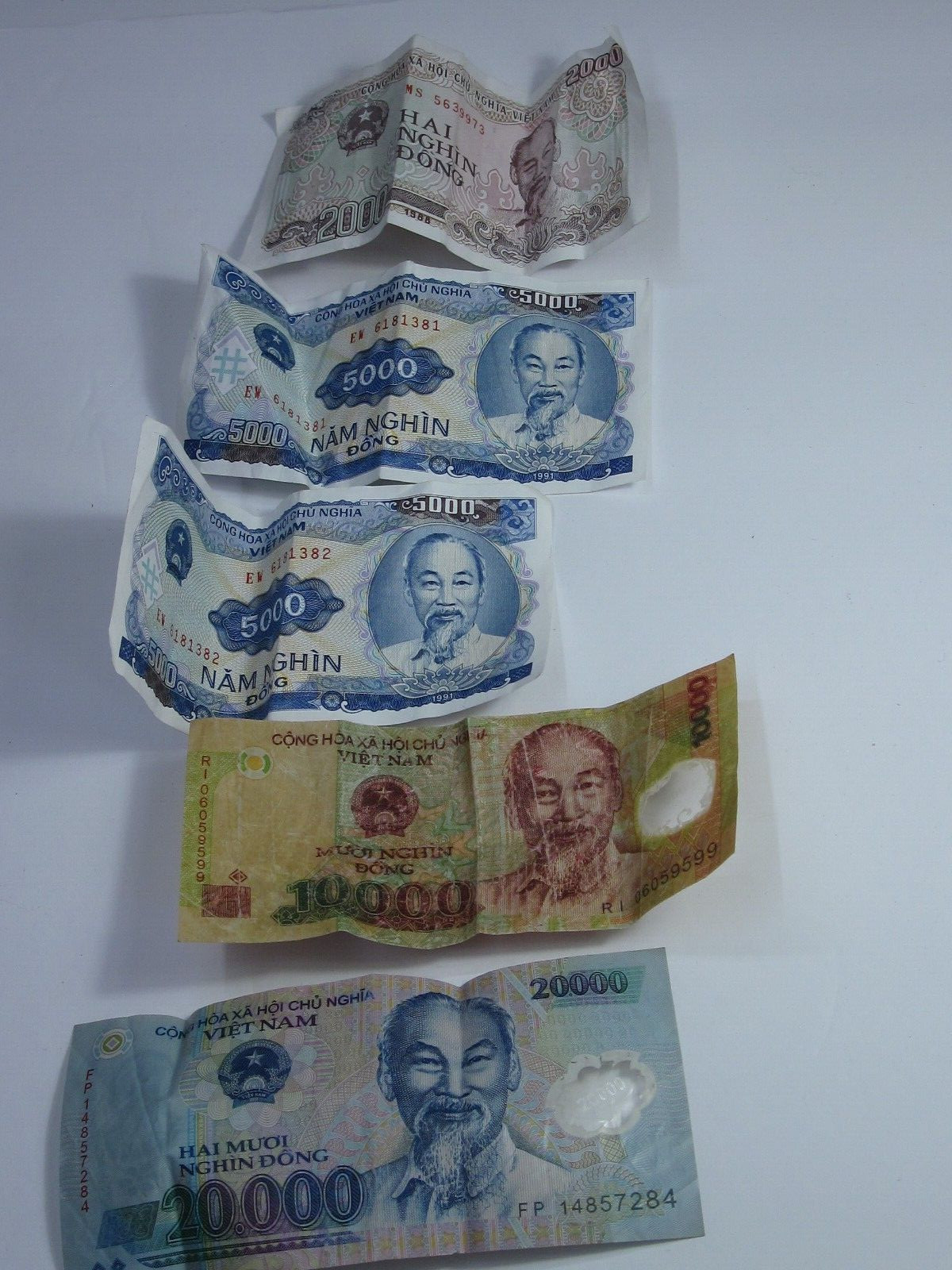 Vietnam Paper Currency Five Items