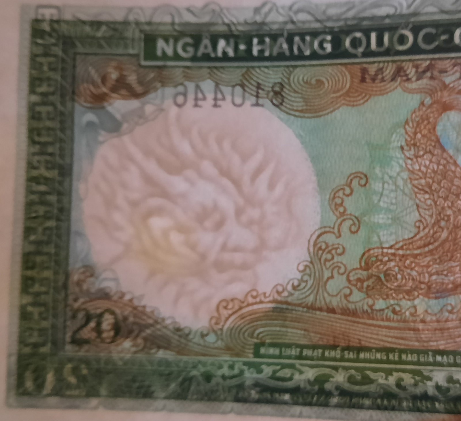 vintage uncirculated Hai Muoi Dong 20 piastres note,Series K2