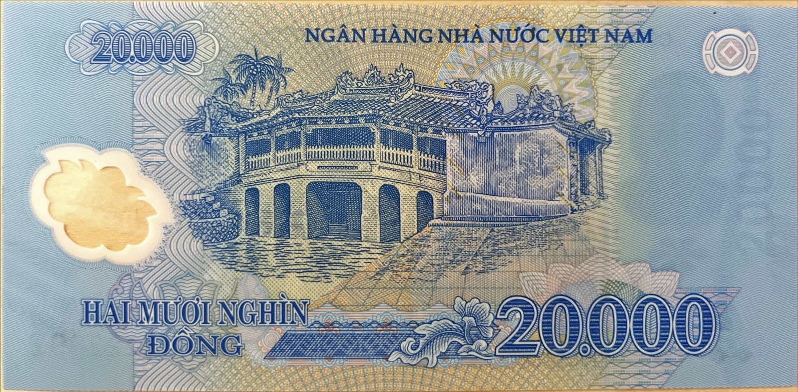 20,000 Vietnam Dong VND Circulated CIR Banknote Currency Polymer Banknote 1pc